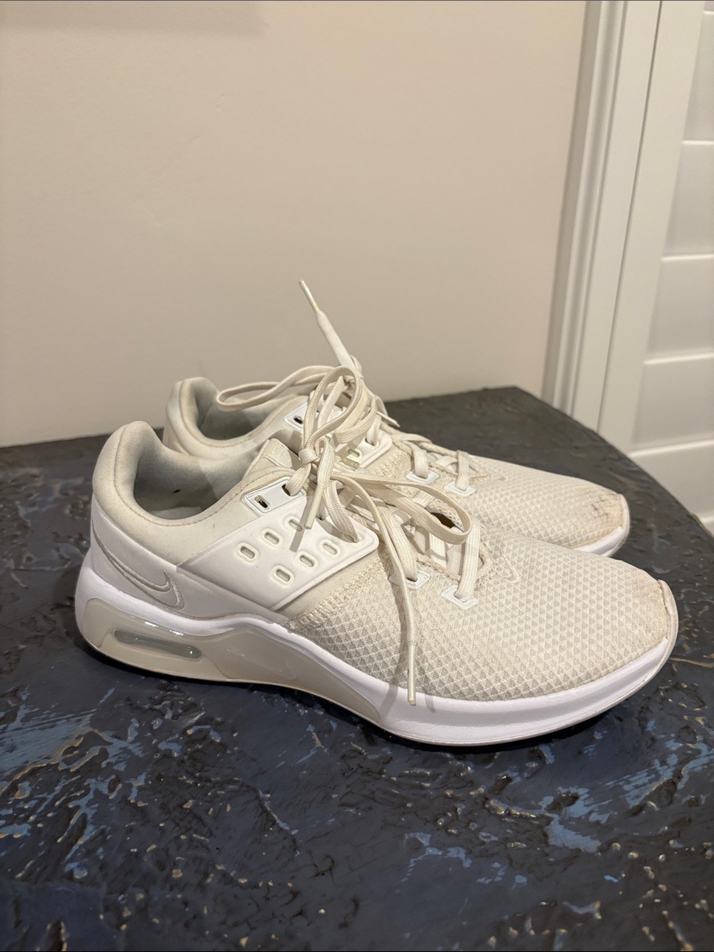 Nike Women's Cream/White Mesh Athletic Sneakers